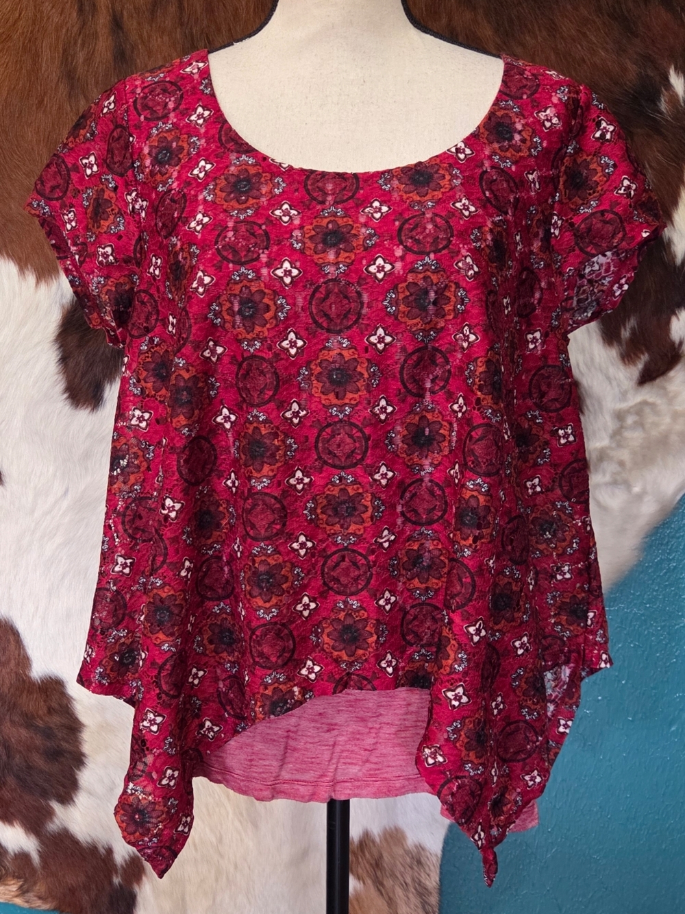 Signature Studio Pink-Red Printed Scoop Neck Blouse